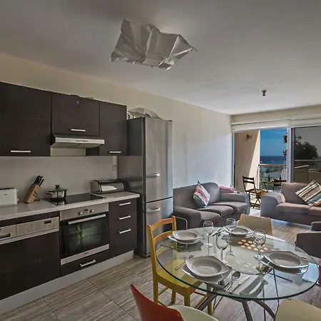 Pallinio Apartment דירה *